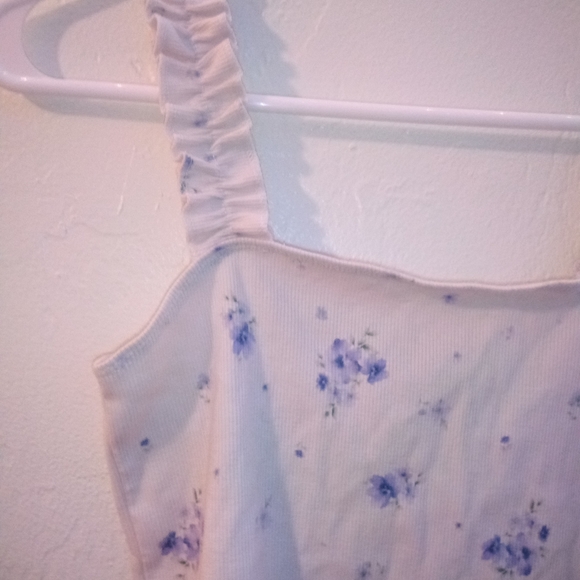 Forever 21 Cute Ruffle Scrunch Strap Tank Crop Top Ribbed Floral Lavender Small - Picture 2 of 8